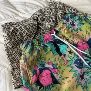 2x TOP Man Sz L - Lucha Libre Graphic
                  Sz XL - Geometric Design